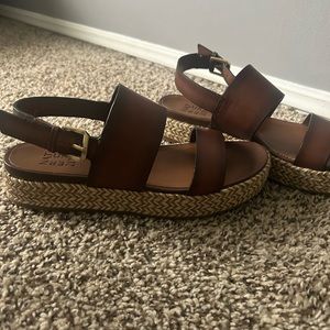 Women’s platform sandals